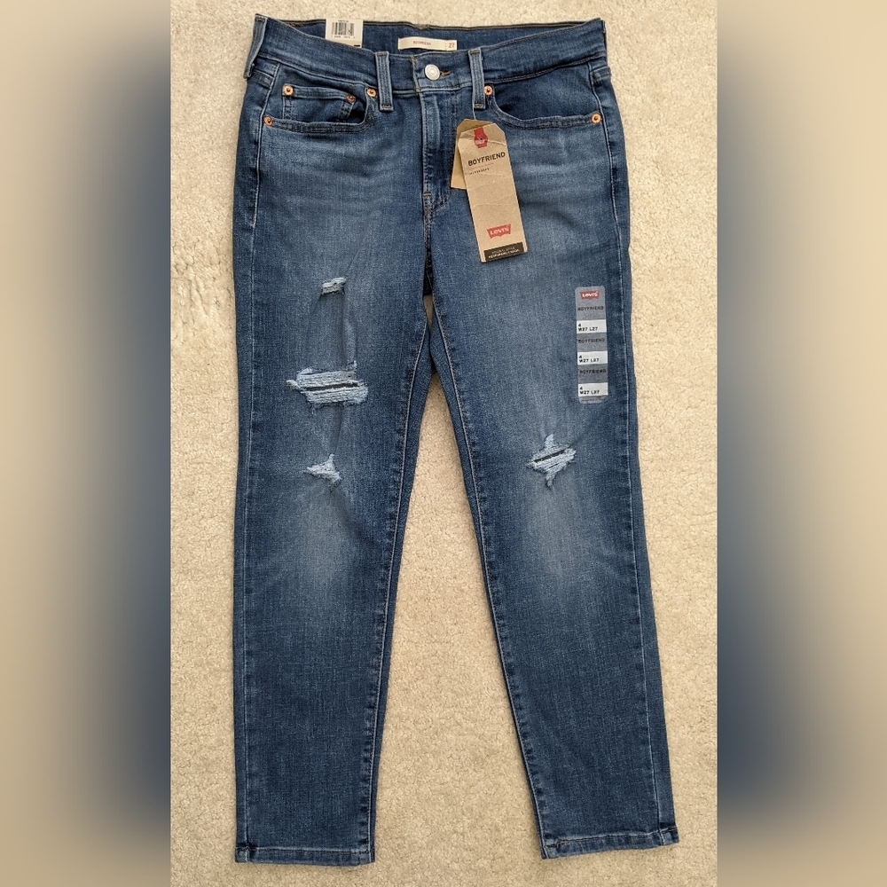 NWT Levi's Boyfriend jeans size 4 27W